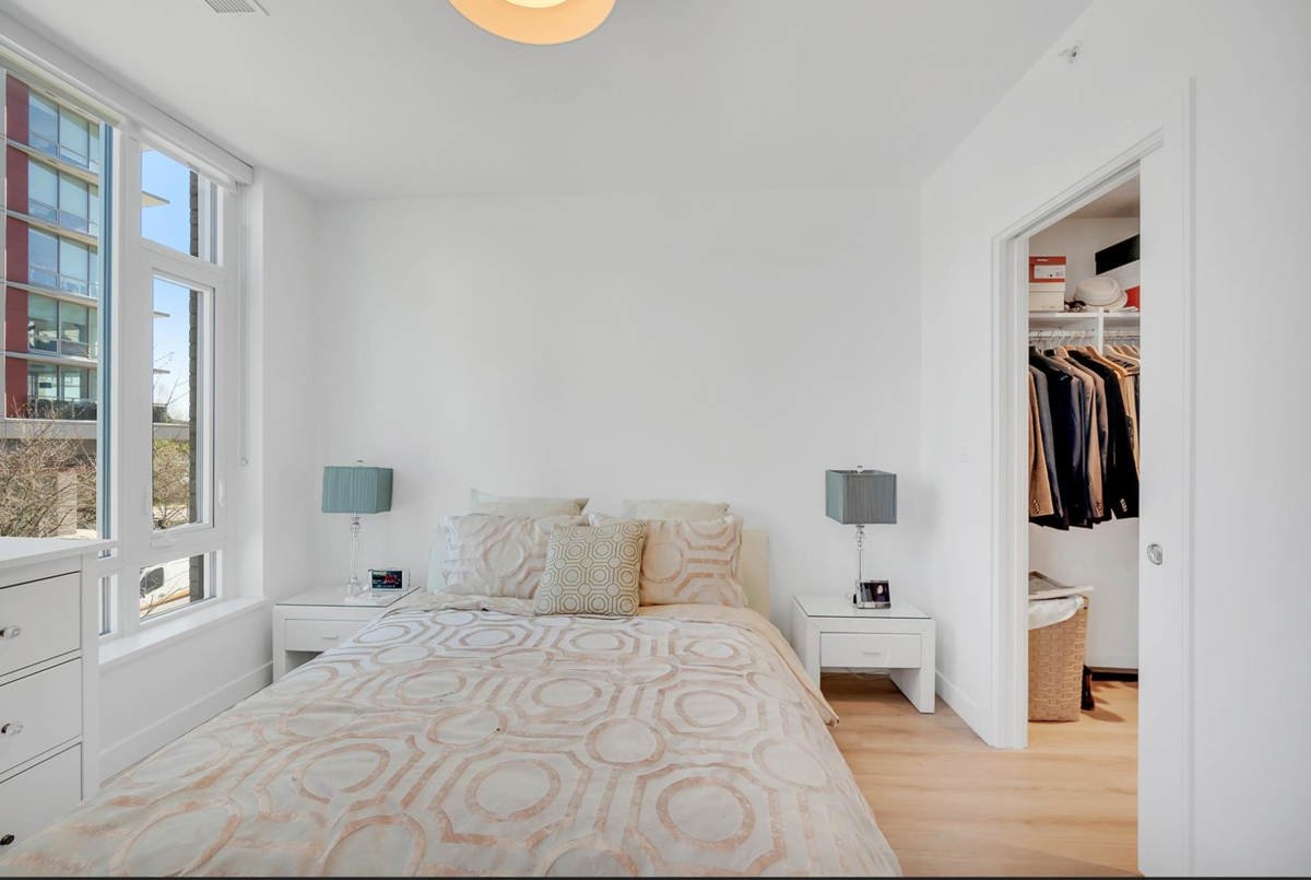 Walk-In Closet Photo of 107 1500 Fern Street, North Vancouver, BC