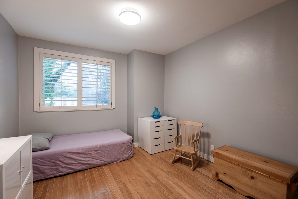 Entry Foyer Photo of 2103 W Keith Road, North Vancouver, BC