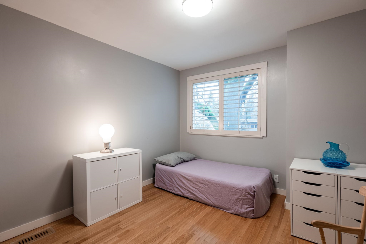 Hallway Photo of 2103 W Keith Road, North Vancouver, BC
