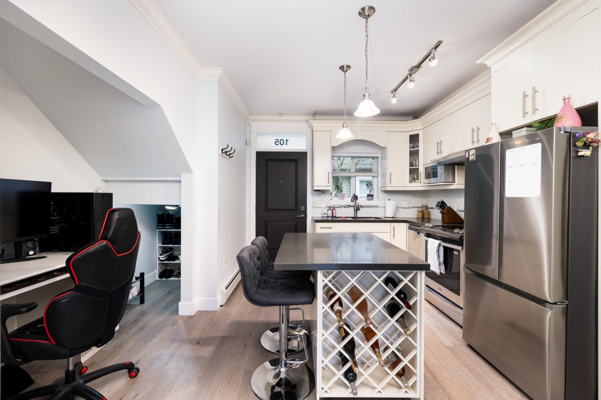 Office / Den Photo of 105 3488 Sefton Street, Port Coquitlam, BC