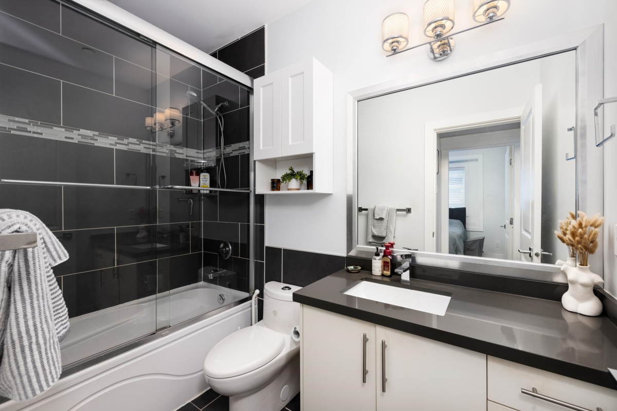 Primary Bathroom Photo of 105 3488 Sefton Street, Port Coquitlam, BC