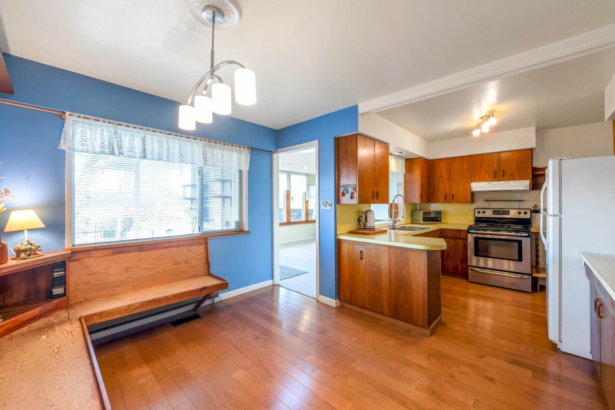 Breakfast Nook Photo of 5855 Crescent Drive, Delta, BC