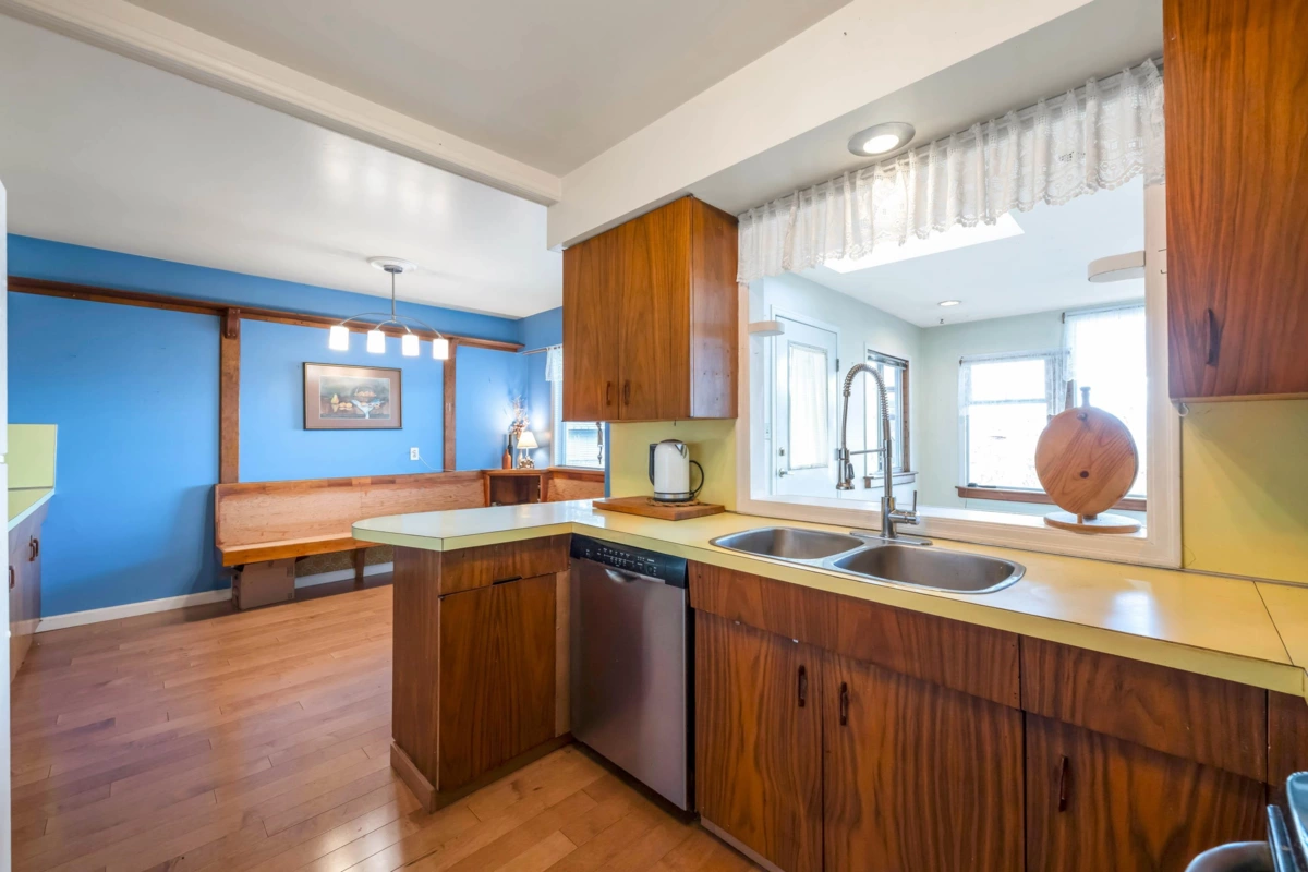 Kitchen Island Photo of 5855 Crescent Drive, Delta, BC