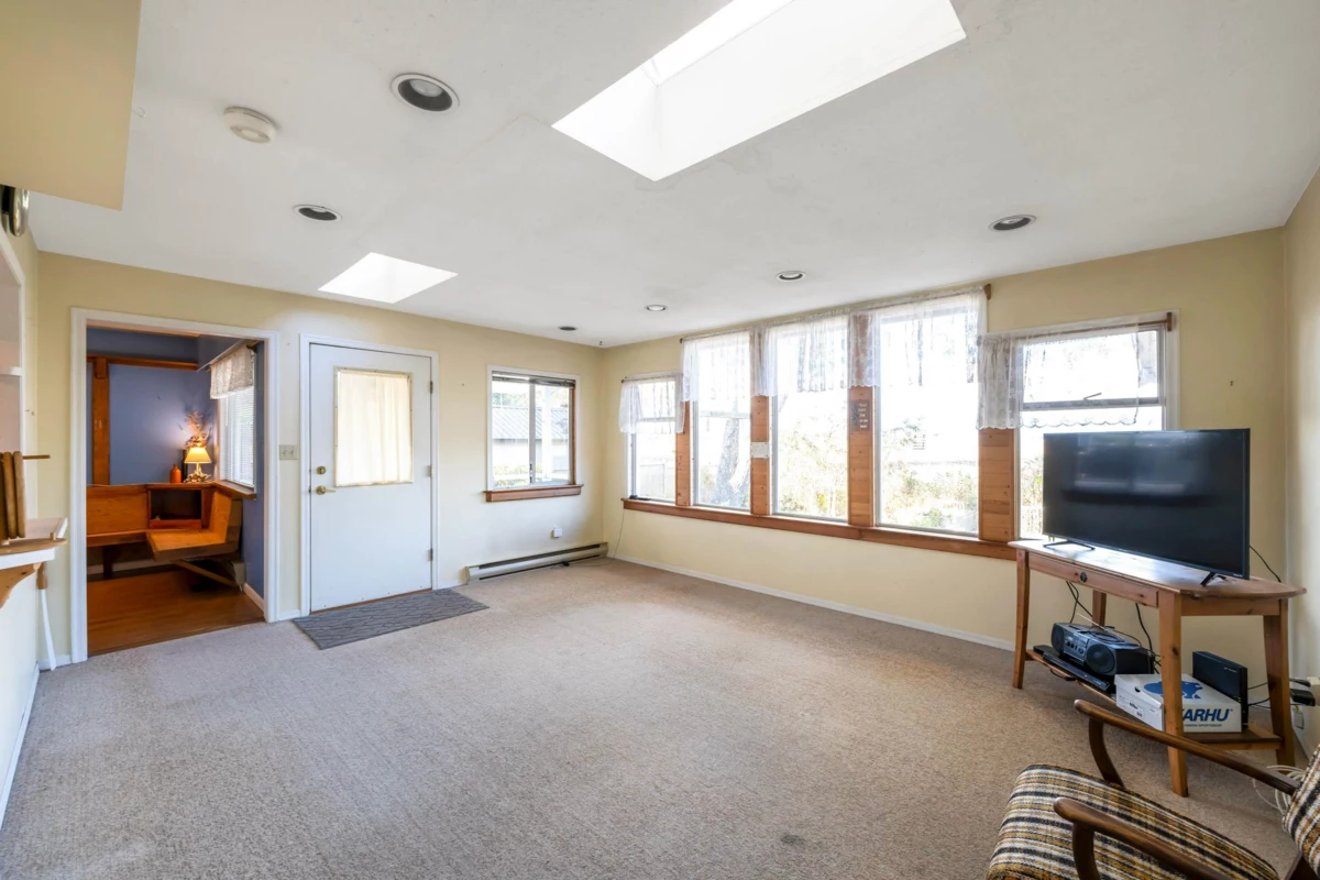 Walk-In Closet Photo of 5855 Crescent Drive, Delta, BC