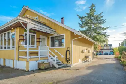 Front Yard Photo of 5855 Crescent Drive, Delta, BC
