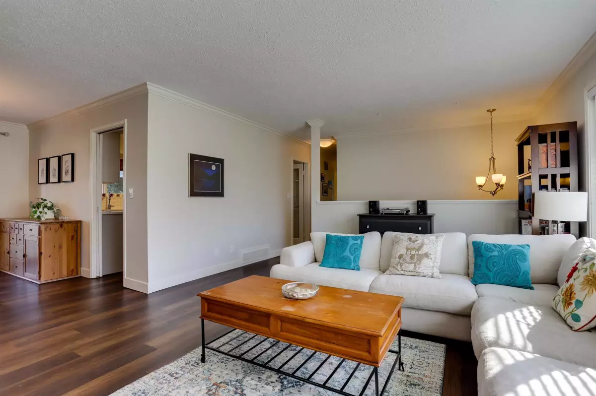 Kitchen Island Photo of 8271 Rosehill Drive, Richmond, BC