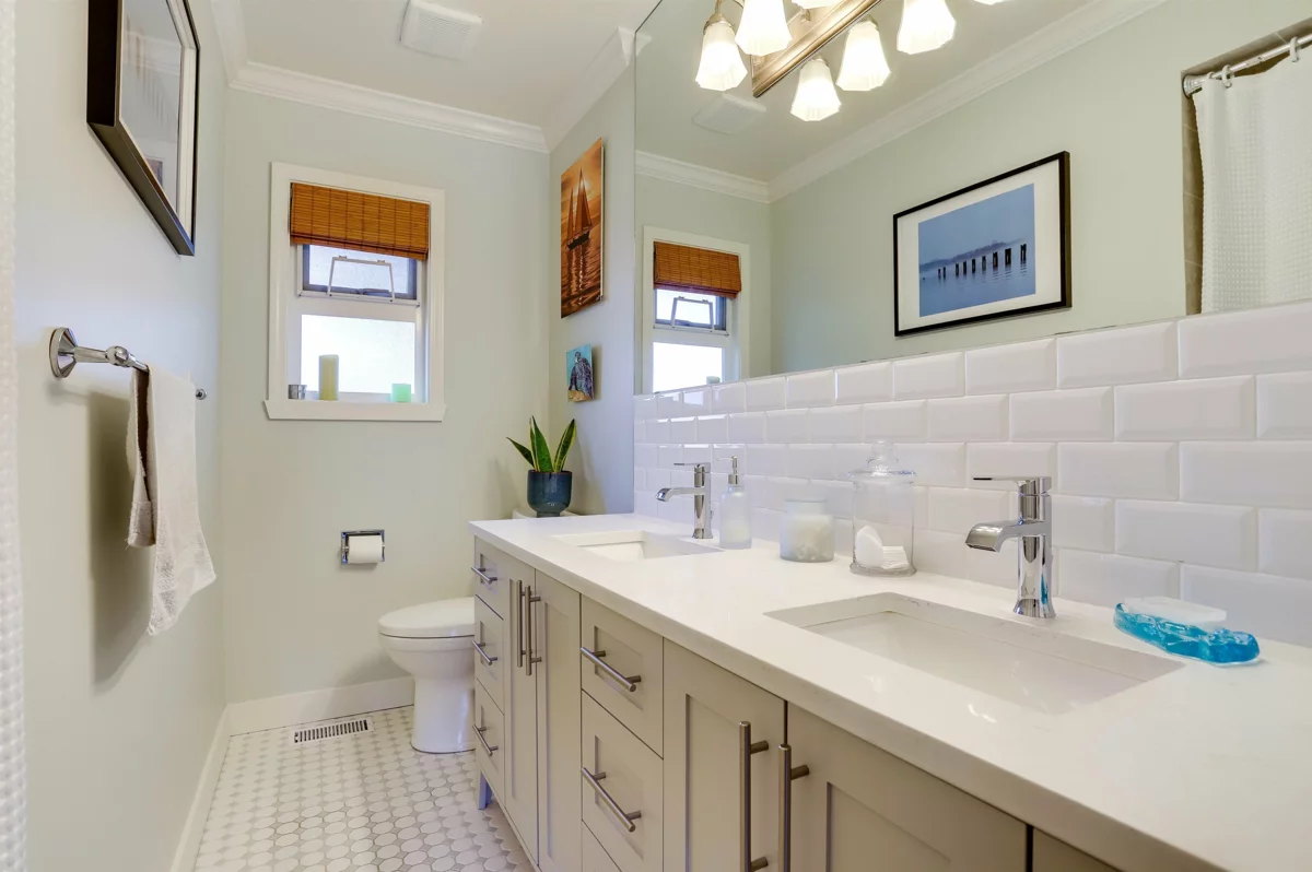 Powder Room Photo of 8271 Rosehill Drive, Richmond, BC