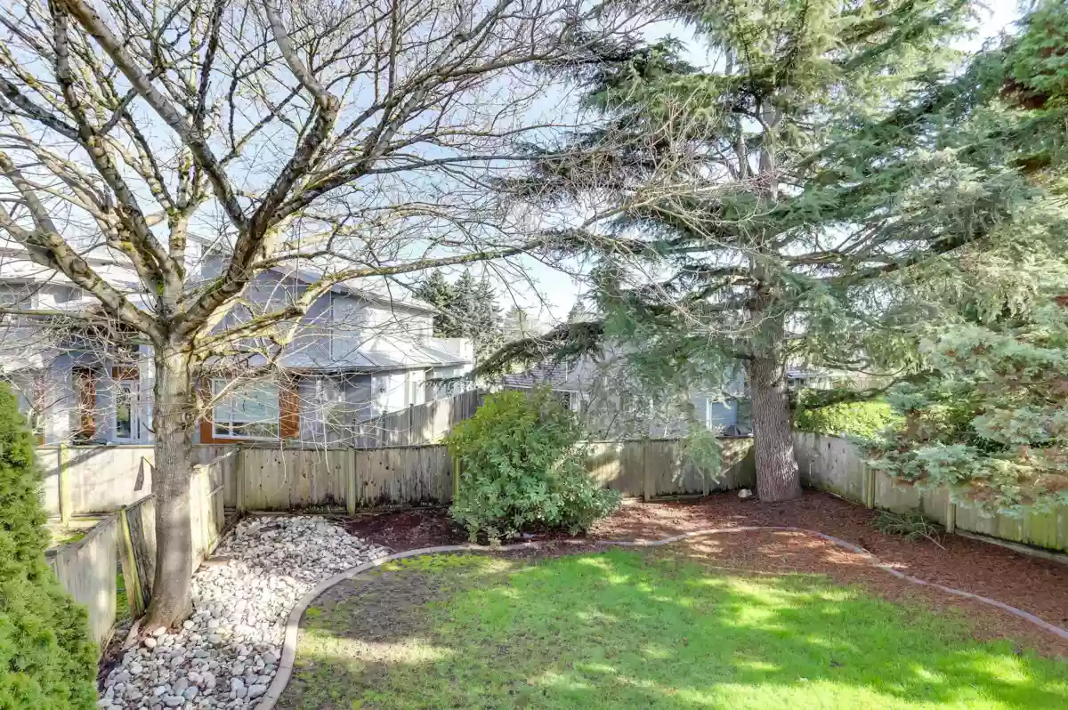 Swimming Pool Photo of 8271 Rosehill Drive, Richmond, BC