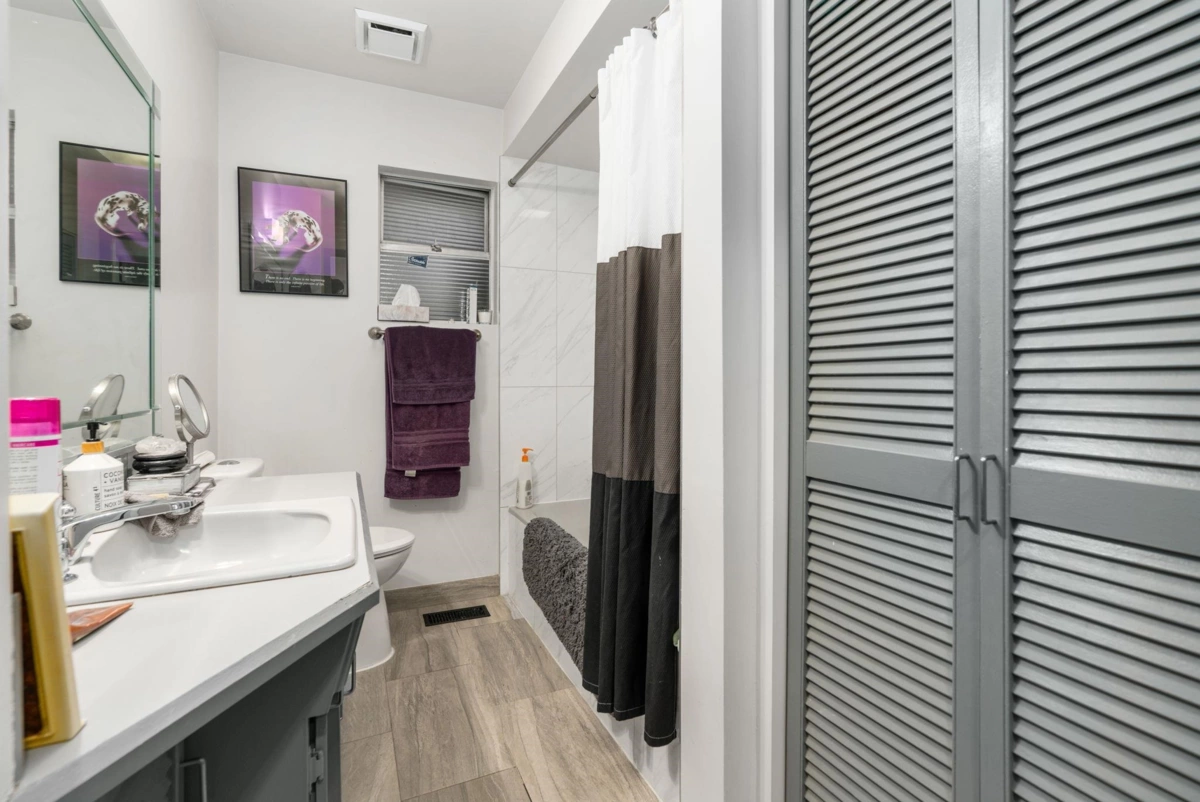 Living Room Photo of 9580 Seacote Road, Richmond, BC