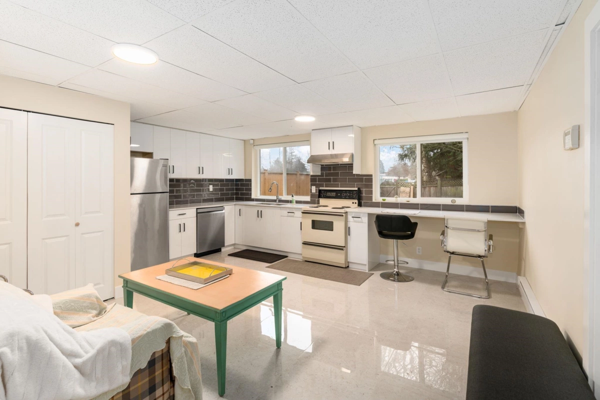 Walk-In Closet Photo of 9580 Seacote Road, Richmond, BC