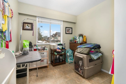 Kitchen Photo of 9580 Seacote Road, Richmond, BC