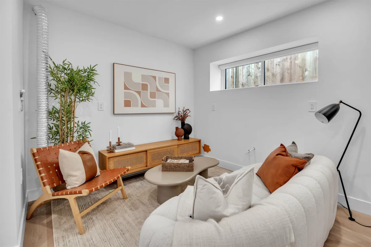 Entry Foyer Photo of 2153 E 20th Avenue, Vancouver, BC