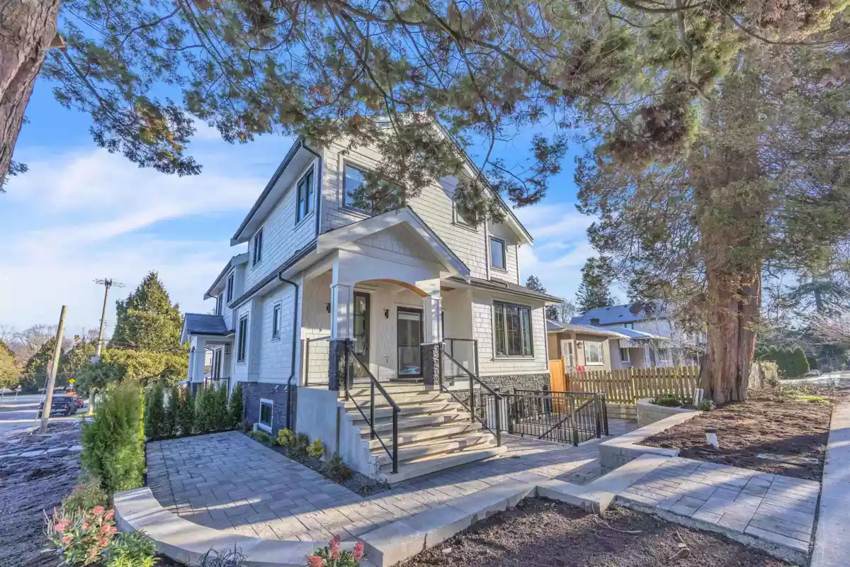 Front Yard Photo of 2153 E 20th Avenue, Vancouver, BC