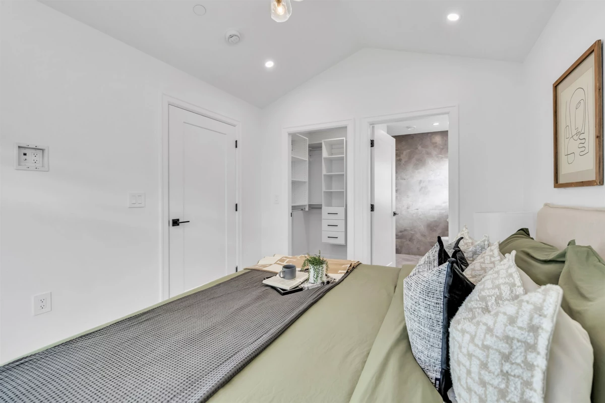 Guest Bathroom Photo of 2153 E 20th Avenue, Vancouver, BC