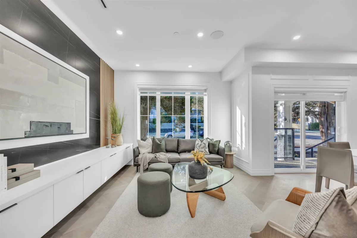 Living Room Photo of 2153 E 20th Avenue, Vancouver, BC