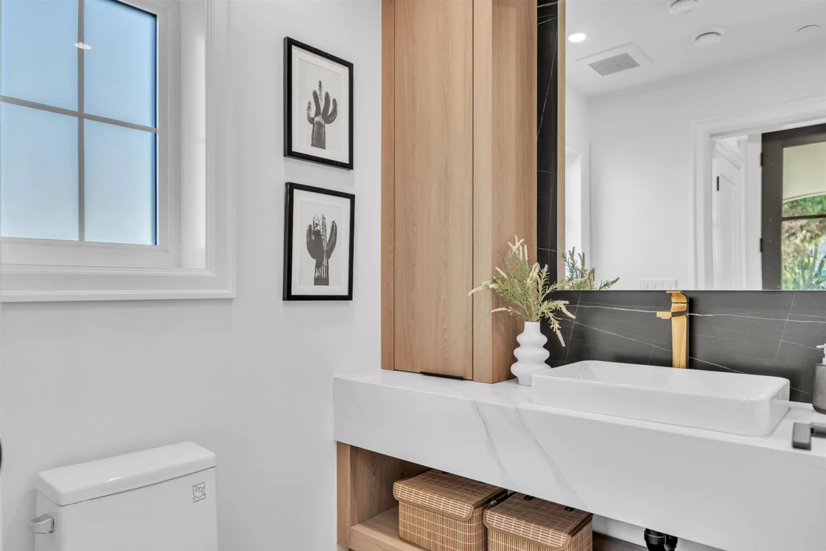 Primary Bathroom Photo of 2153 E 20th Avenue, Vancouver, BC