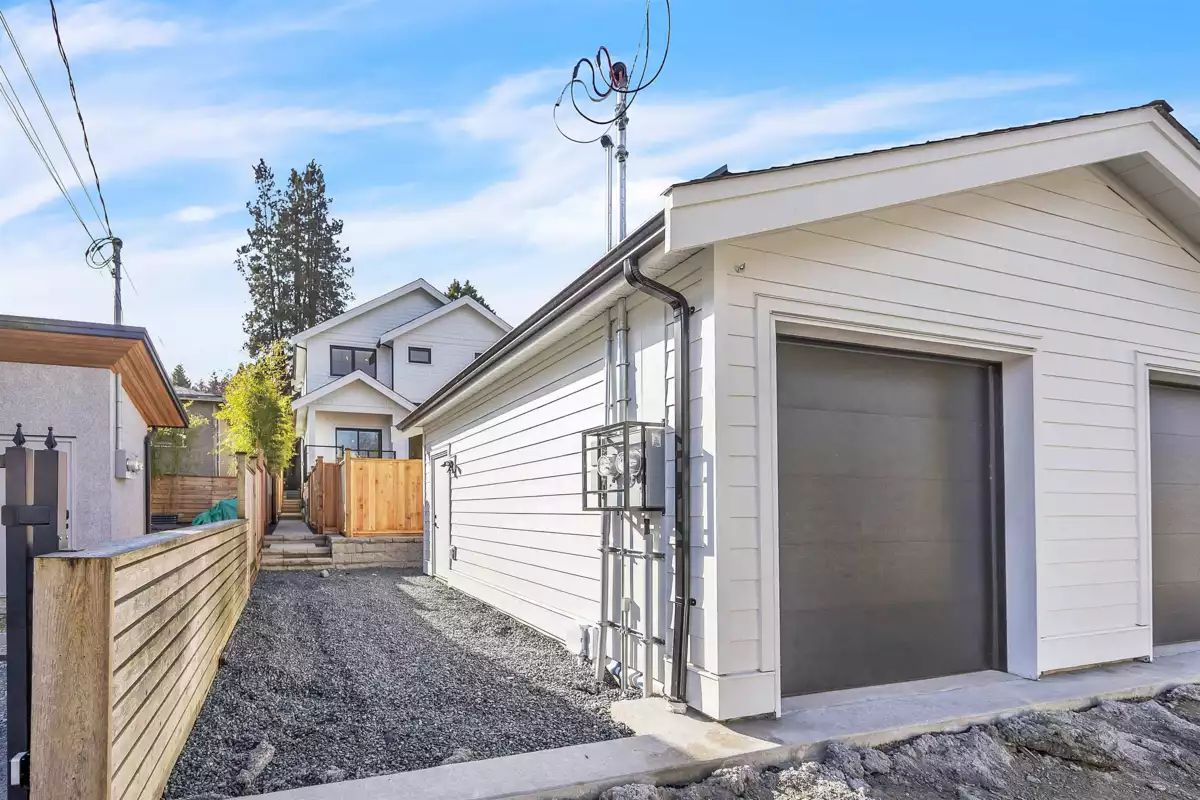 Swimming Pool Photo of 2153 E 20th Avenue, Vancouver, BC