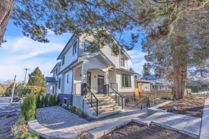 Front Yard Photo of 2153 E 20th Avenue, Vancouver, BC