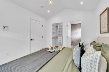 Guest Bathroom Photo of 2153 E 20th Avenue, Vancouver, BC