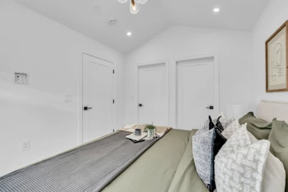 Powder Room Photo of 2153 E 20th Avenue, Vancouver, BC