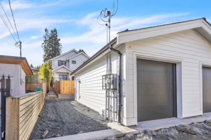 Swimming Pool Photo of 2153 E 20th Avenue, Vancouver, BC