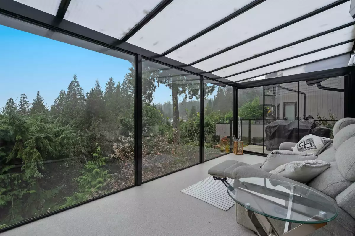 Kitchen Island Photo of 5625 Eagle Court, North Vancouver, BC