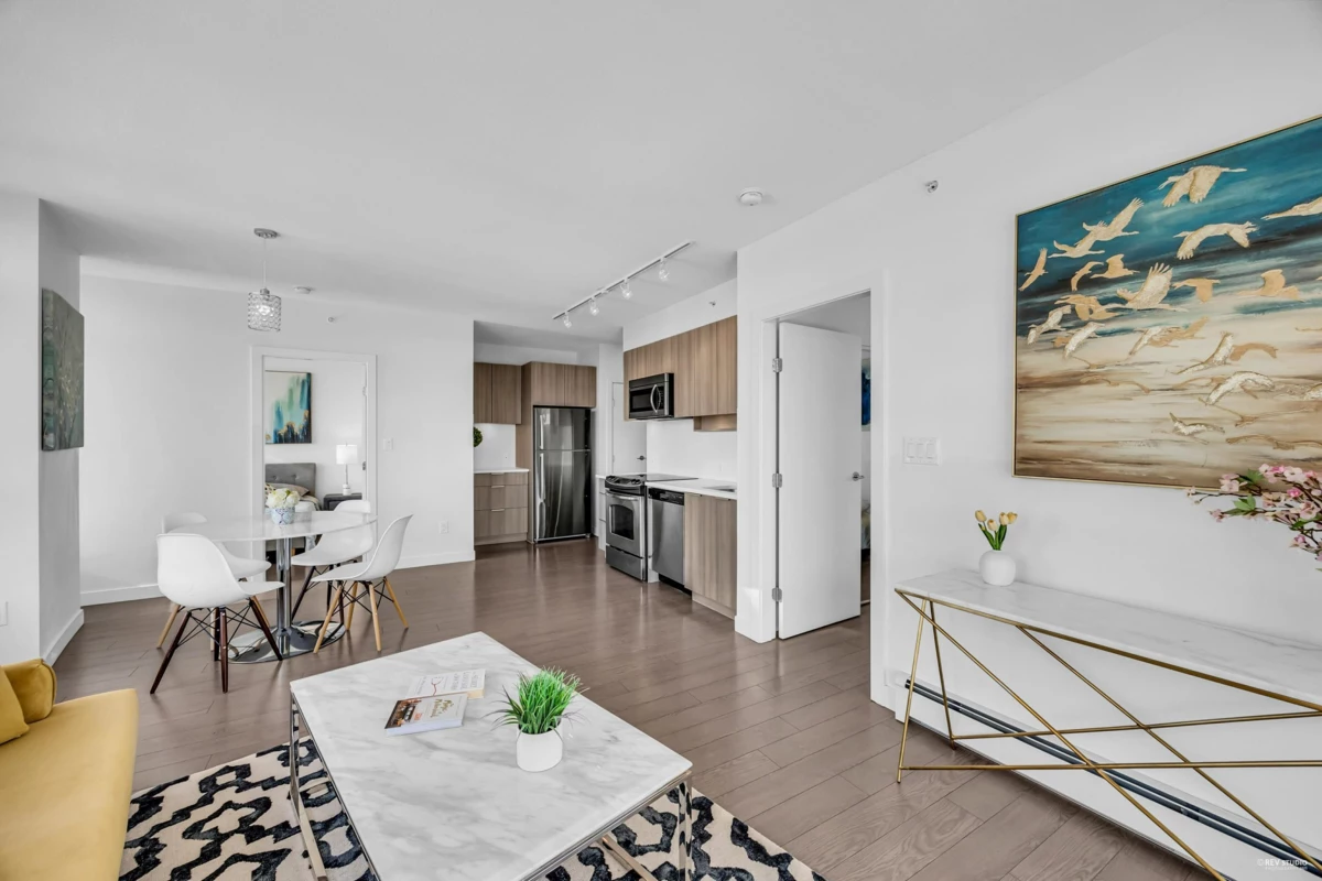 Entry Foyer Photo of 1103 13308 Central Avenue, Surrey, BC