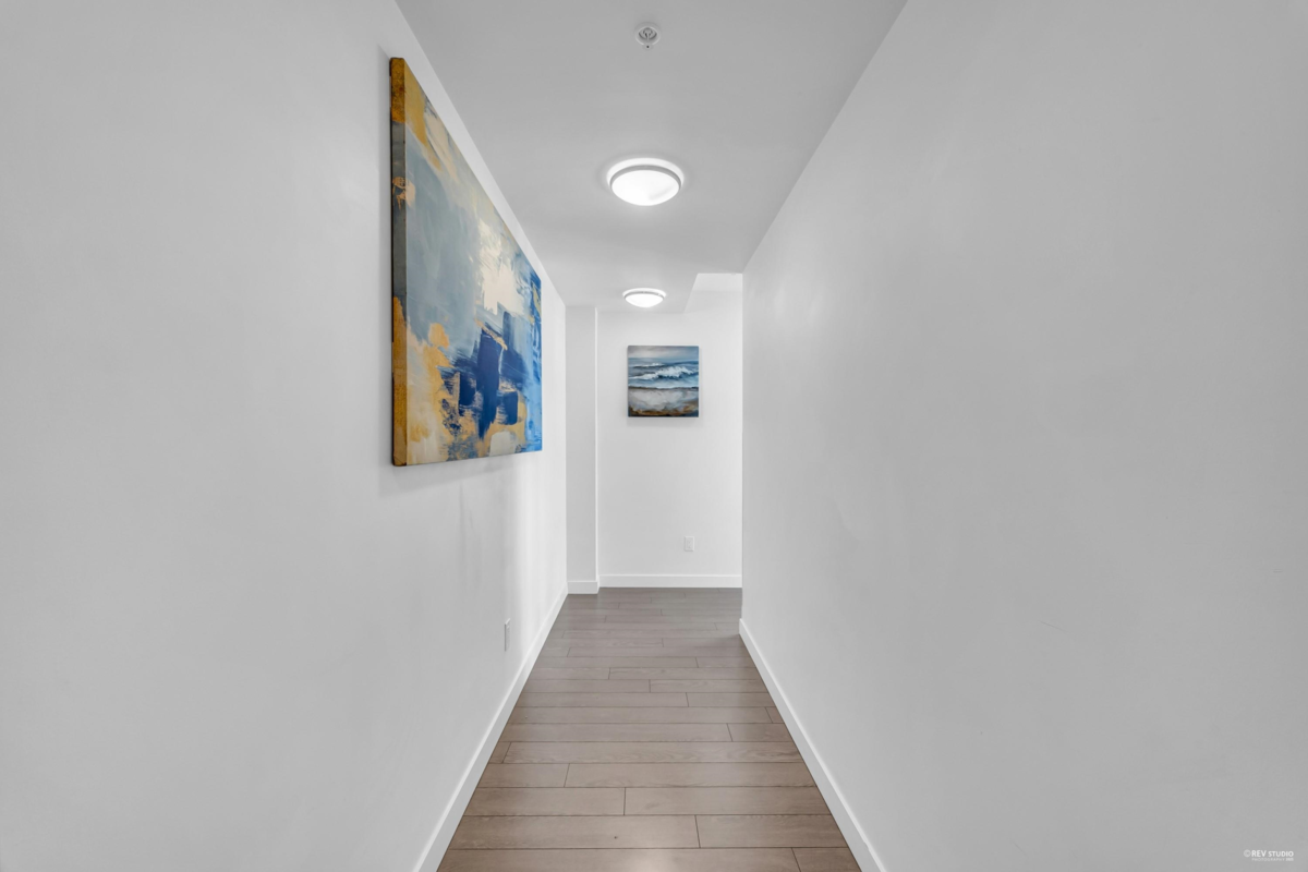 Hallway Photo of 1103 13308 Central Avenue, Surrey, BC