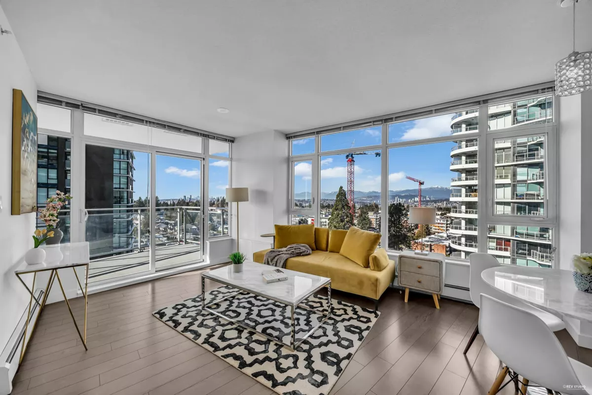 Kitchen Photo of 1103 13308 Central Avenue, Surrey, BC