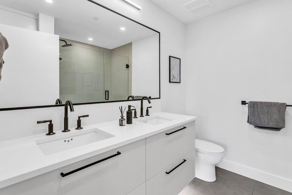 Walk-In Closet Photo of 301 20416 Park Avenue, Langley, BC