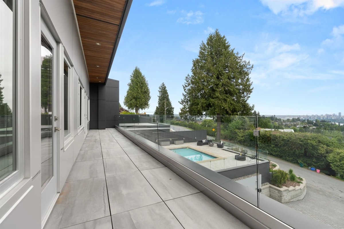Backyard Photo of 1265 Queens Avenue, West Vancouver, BC