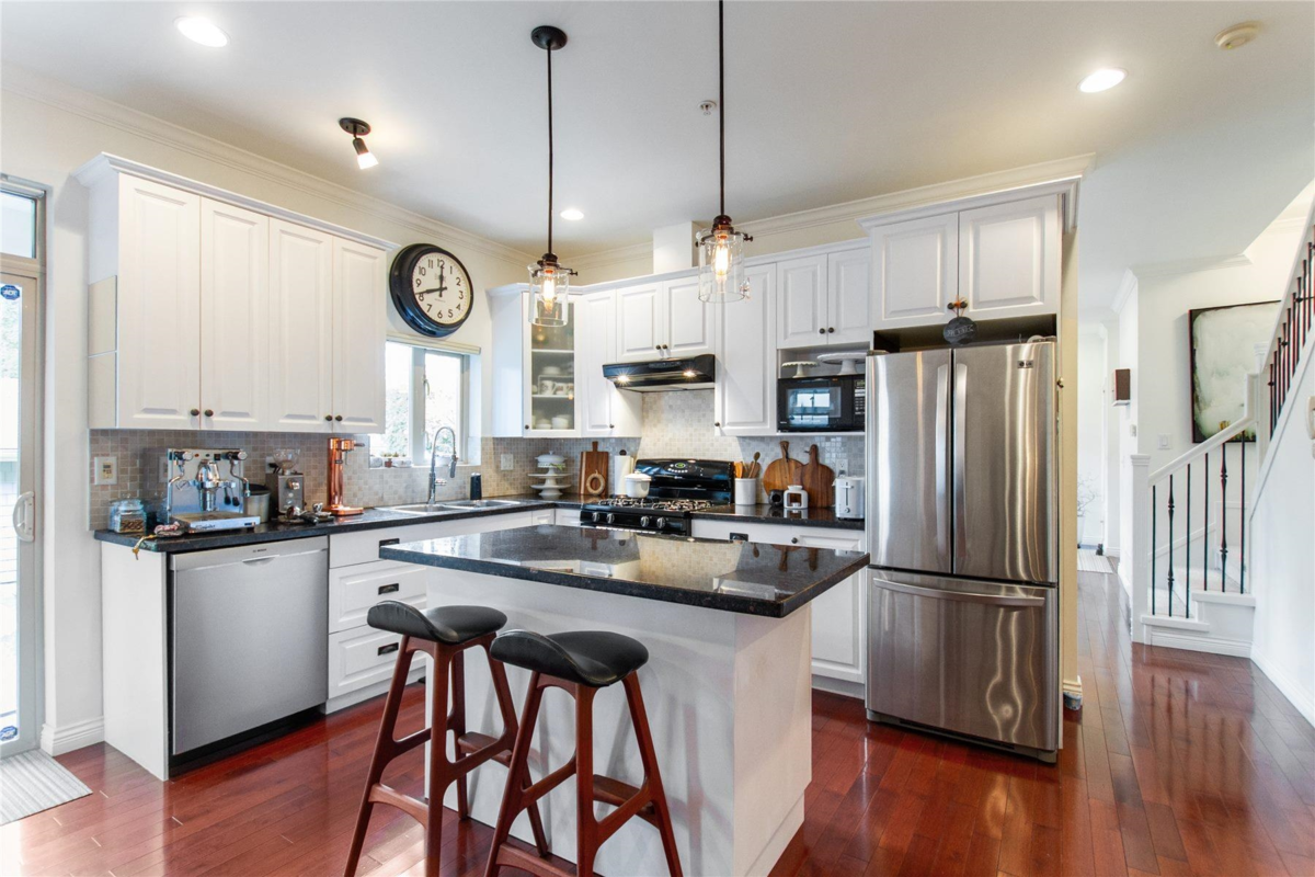 Breakfast Nook Photo of 3150 Fromme Road, North Vancouver, BC