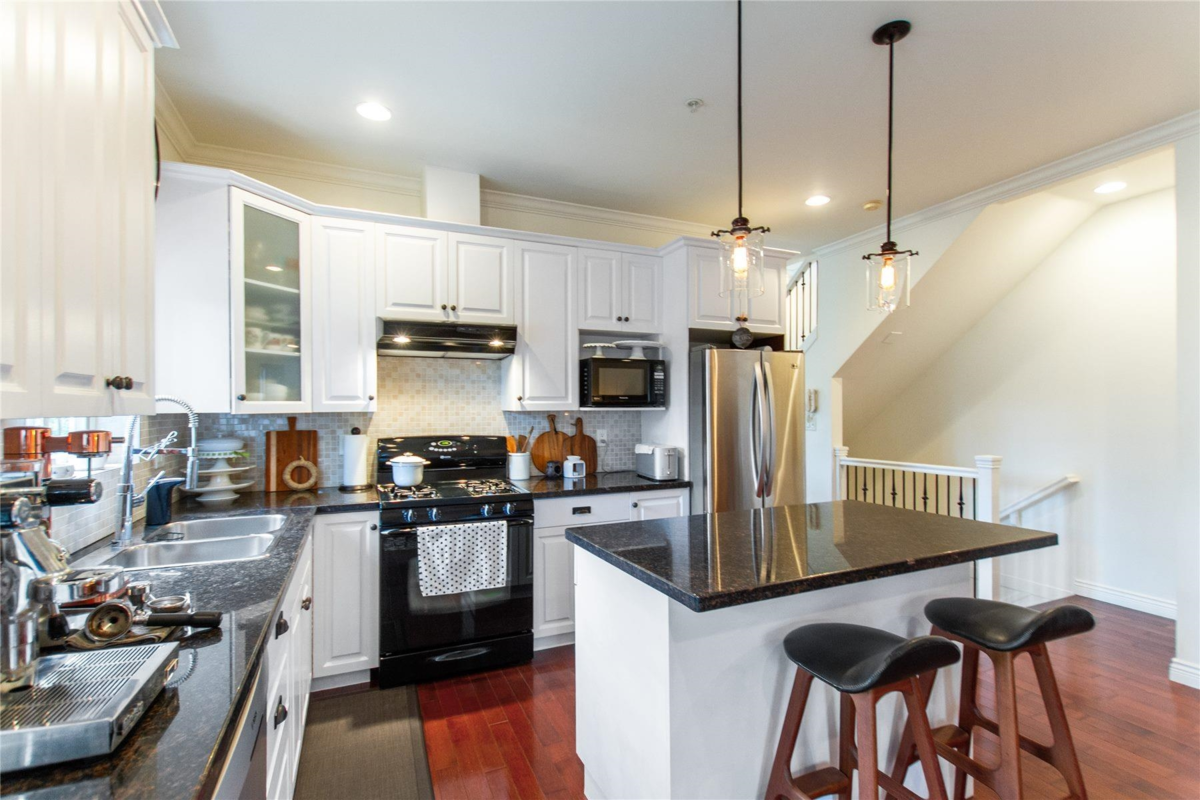 Primary Bedroom Photo of 3150 Fromme Road, North Vancouver, BC