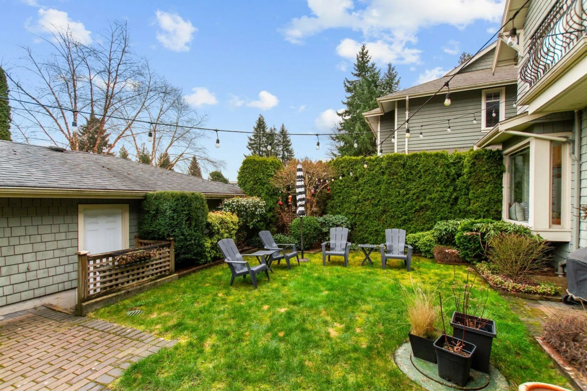 Staircase Photo of 3150 Fromme Road, North Vancouver, BC