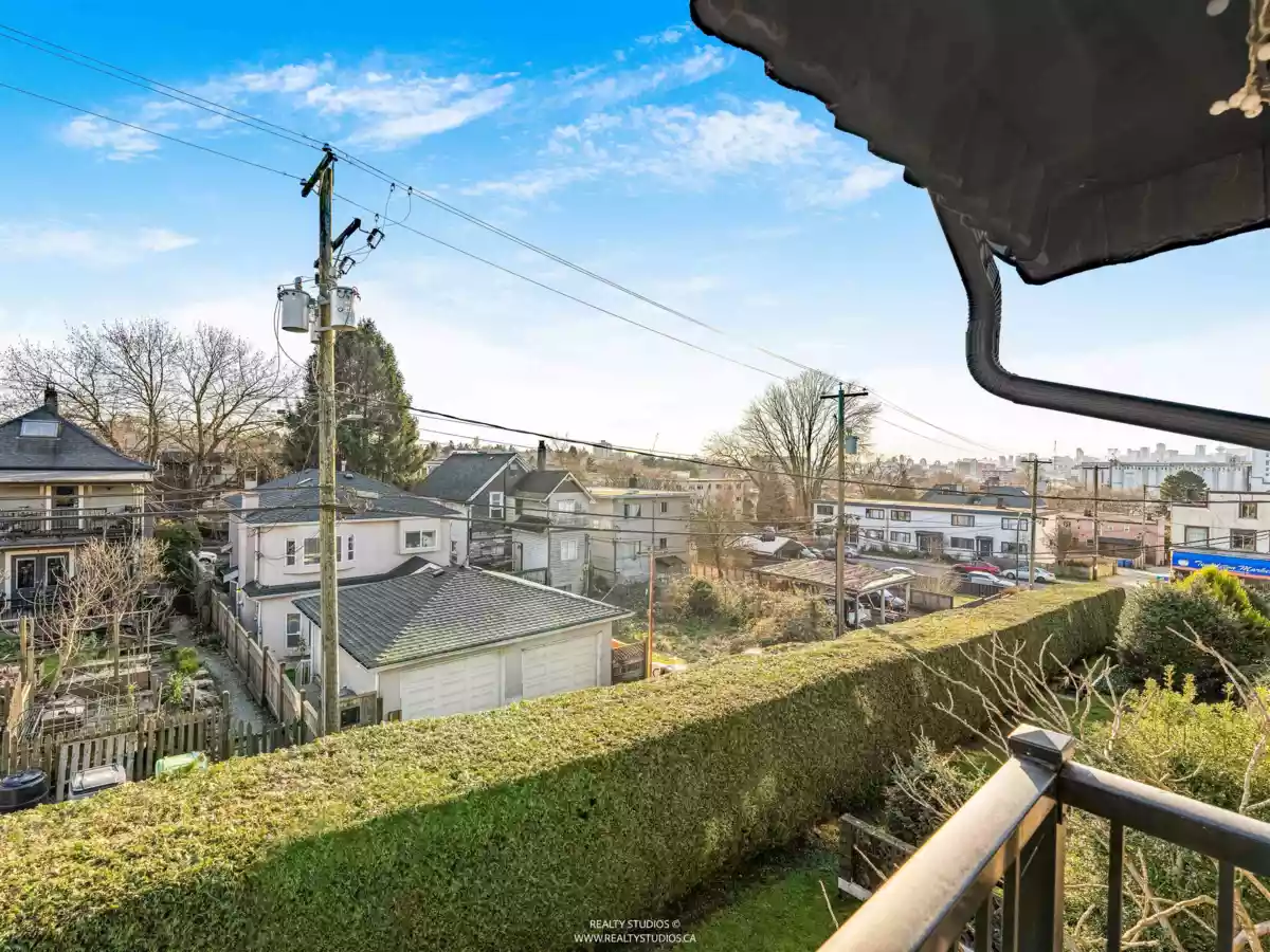 Backyard Photo of 306 2222 Cambridge Street, Vancouver, BC