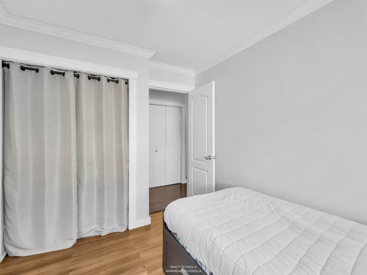 Entry Foyer Photo of 306 2222 Cambridge Street, Vancouver, BC