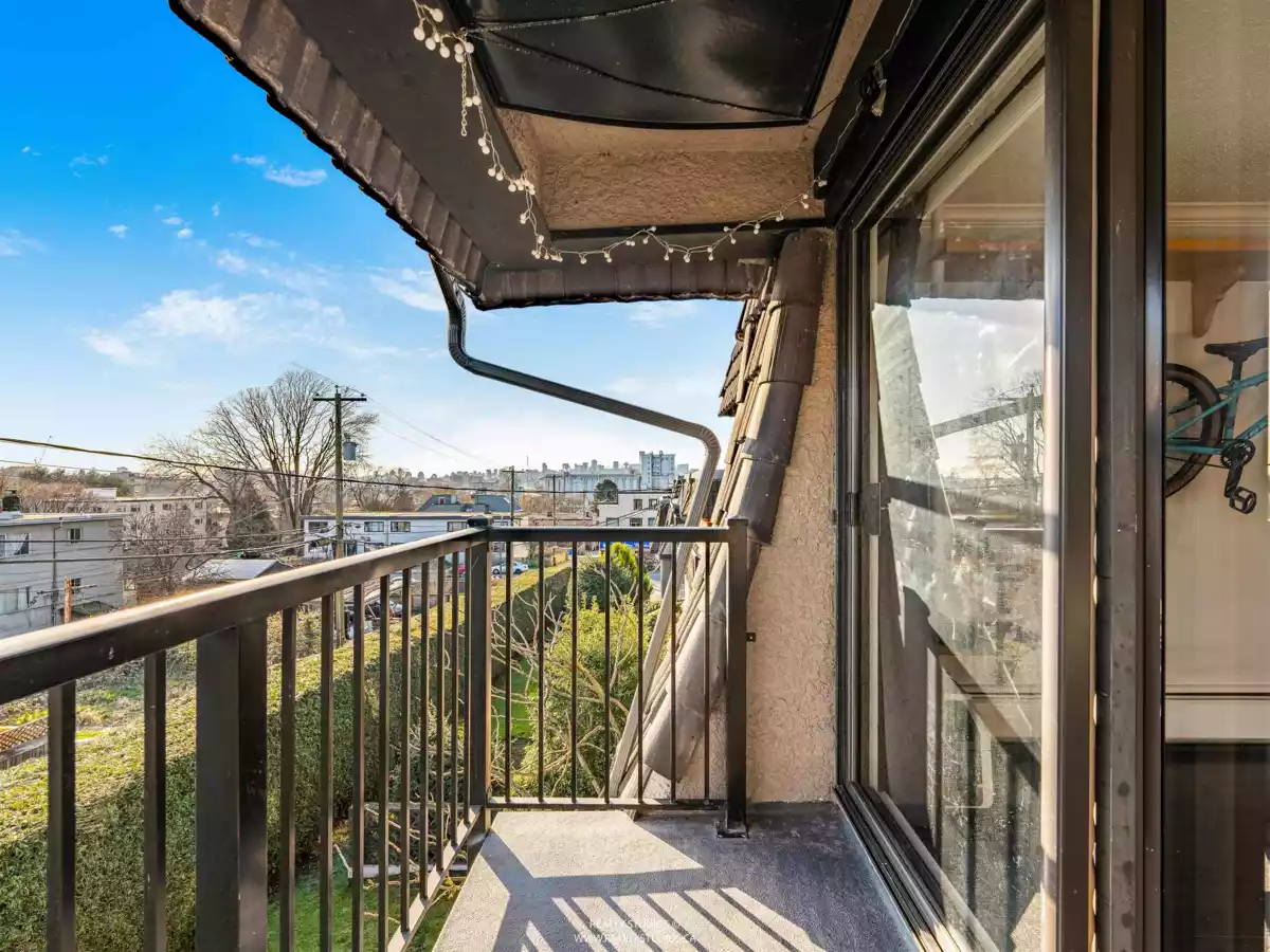 Staircase Photo of 306 2222 Cambridge Street, Vancouver, BC