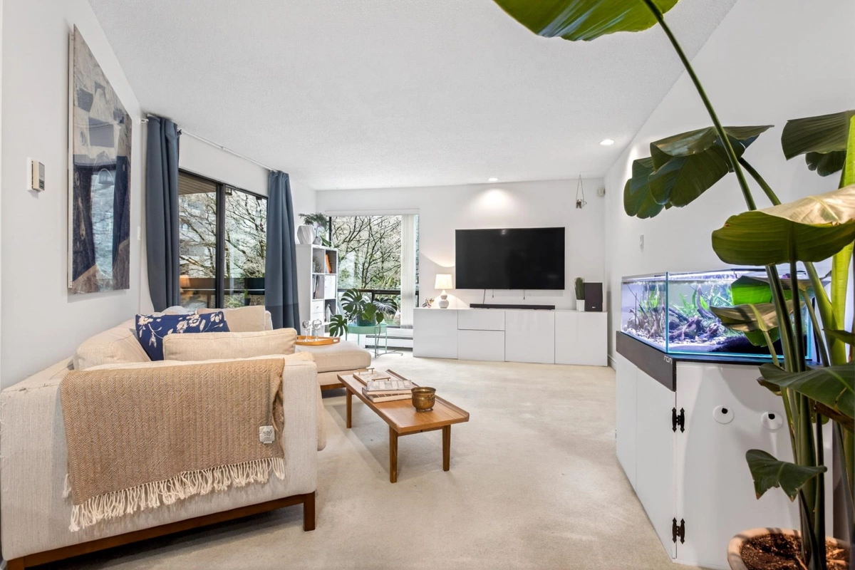 Kitchen Photo of 318 1500 Pendrell Street, Vancouver, BC