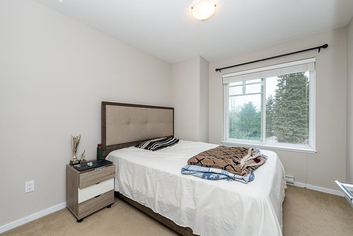 Kitchen Island Photo of 54 13886 62 Avenue, Surrey, BC