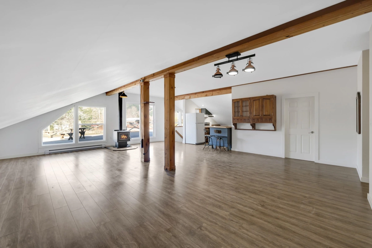 Kitchen Island Photo of 7395 Clover Road, Pemberton, BC