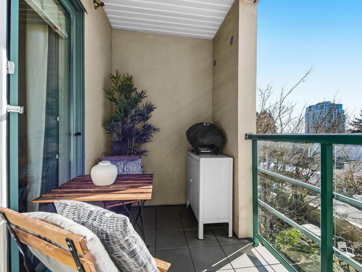 Basement Recreation Room Photo of 403 212 Lonsdale Avenue, North Vancouver, BC