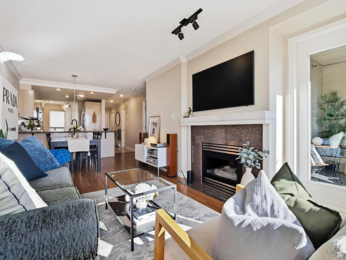 Breakfast Nook Photo of 403 212 Lonsdale Avenue, North Vancouver, BC