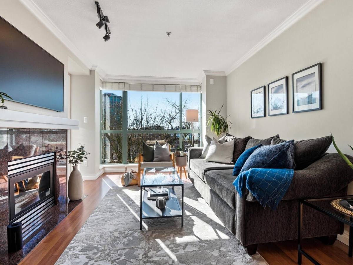 Primary Bathroom Photo of 403 212 Lonsdale Avenue, North Vancouver, BC