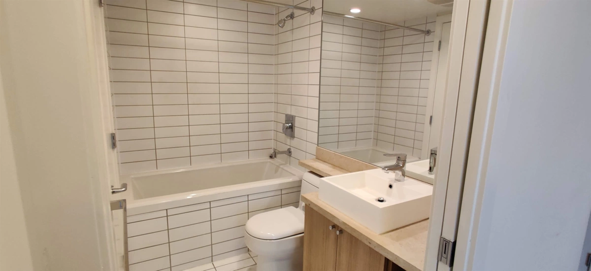 Kitchen Island Photo of 707 4815 Eldorado Mews, Vancouver, BC