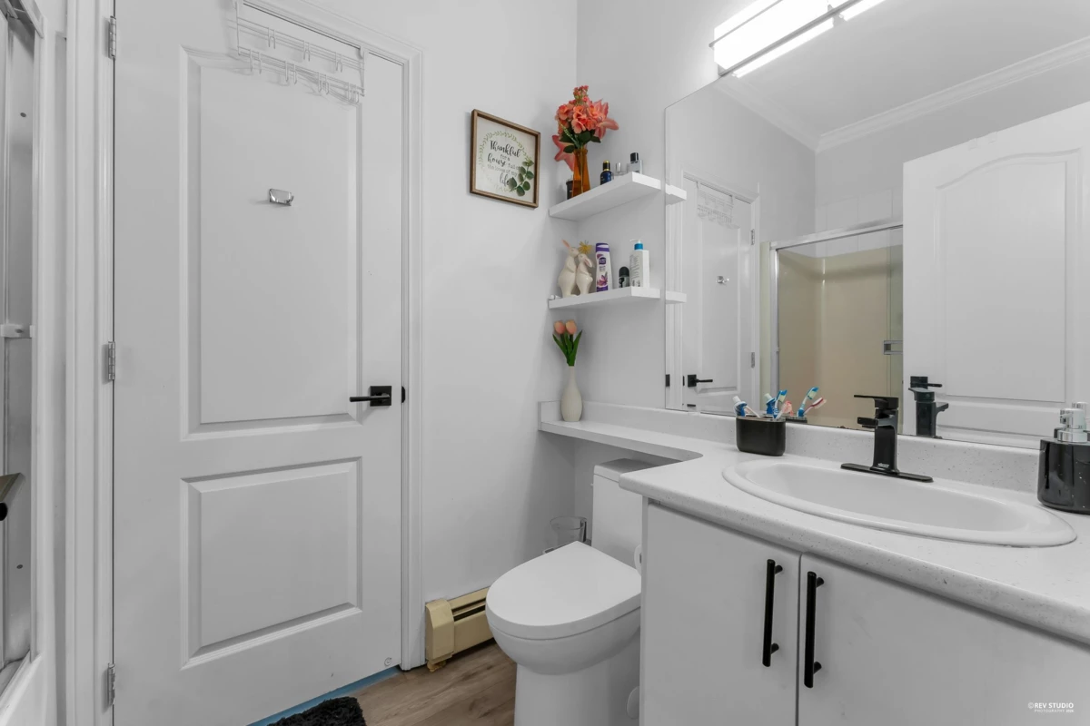 Basement Recreation Room Photo of 14015 82 Avenue, Surrey, BC