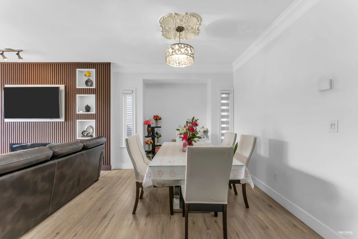 Family Room Photo of 14015 82 Avenue, Surrey, BC