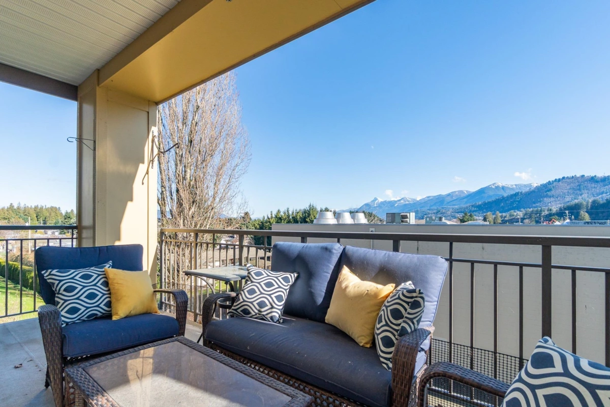 Front Yard Photo of 310B 45595 Tamihi Way, Chilliwack, BC