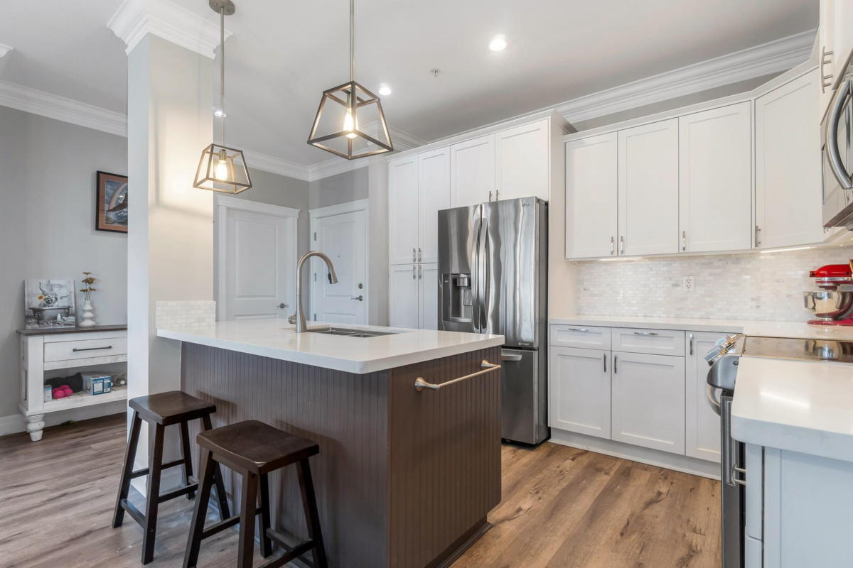 Kitchen Island Photo of 310B 45595 Tamihi Way, Chilliwack, BC