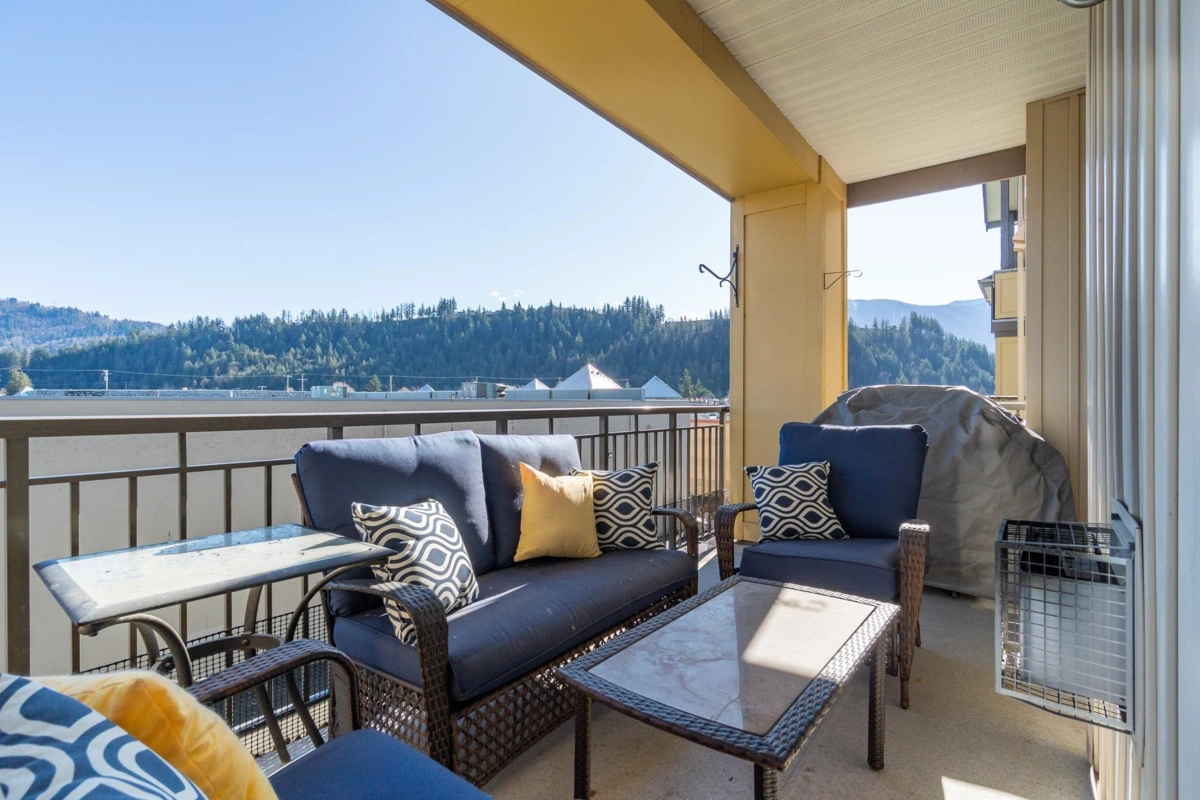 Living Room Photo of 310B 45595 Tamihi Way, Chilliwack, BC