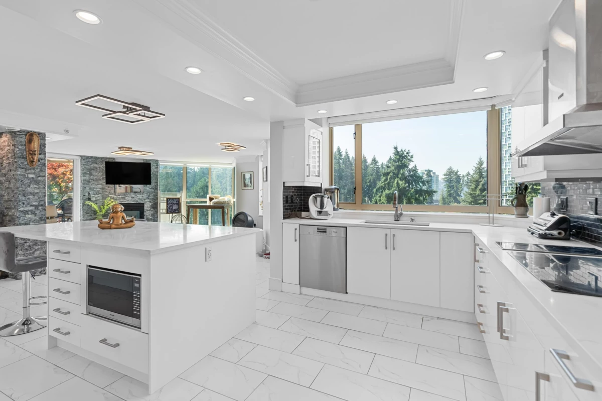 Breakfast Nook Photo of 701 1190 Pipeline Road, Coquitlam, BC